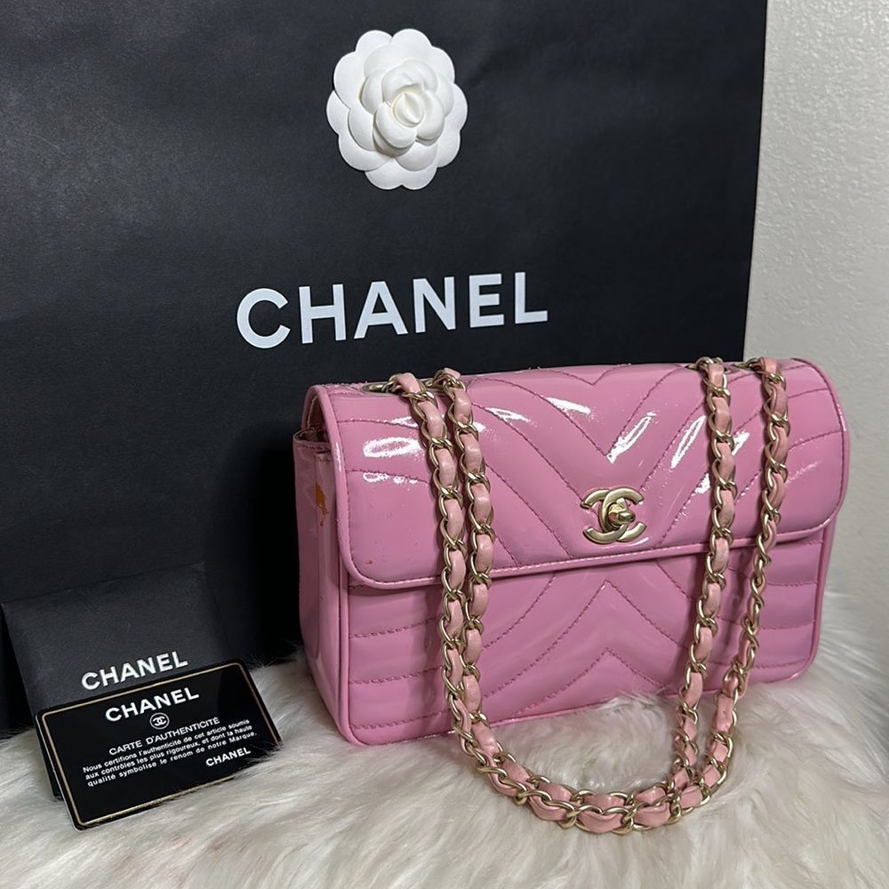 💯Authentic Chanel Vernis Shoulder Bag🍀 - Picture 3 of 17